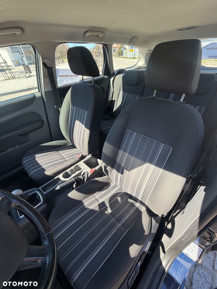 Ford Focus 1.8 TDCi Ambiente - 9