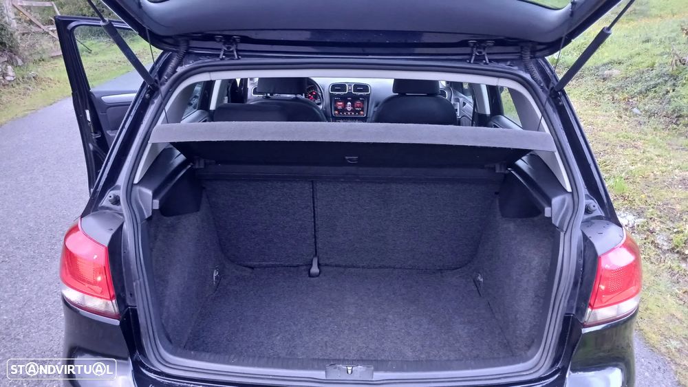 VW Golf 2.0 TDi BlueMotion Confortline - 18