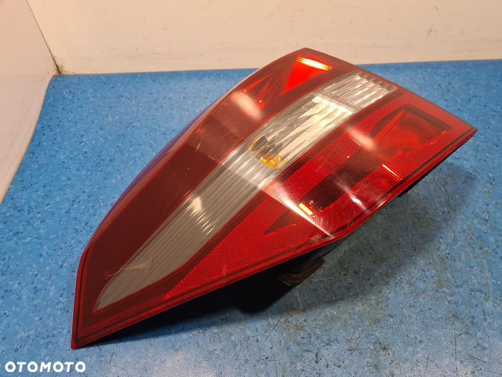 RENAULT LAGUNA III KOMBI LAMPA TYŁ LEWA ZEWNĘTRZNA - 8
