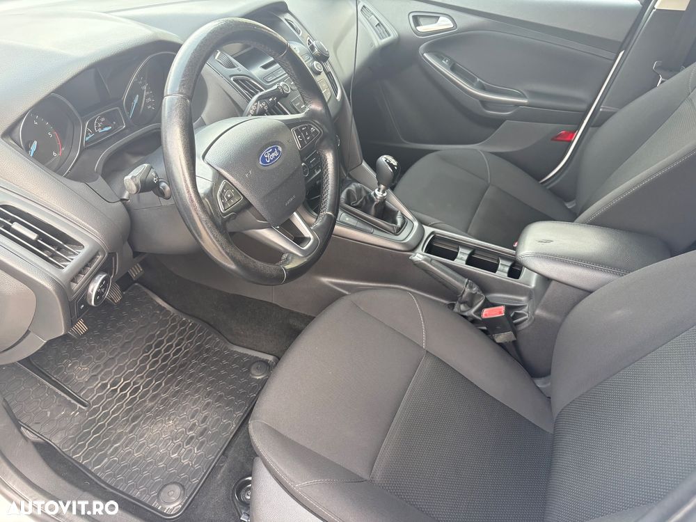 Ford Focus - 14