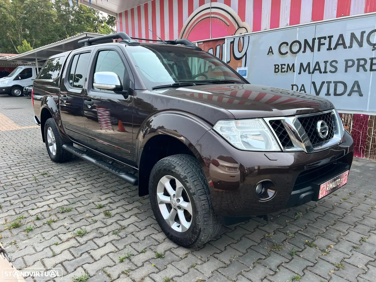 Nissan Navara 2.5 dCi CD LE Hi-Tech +P.Premium 4WD - 9