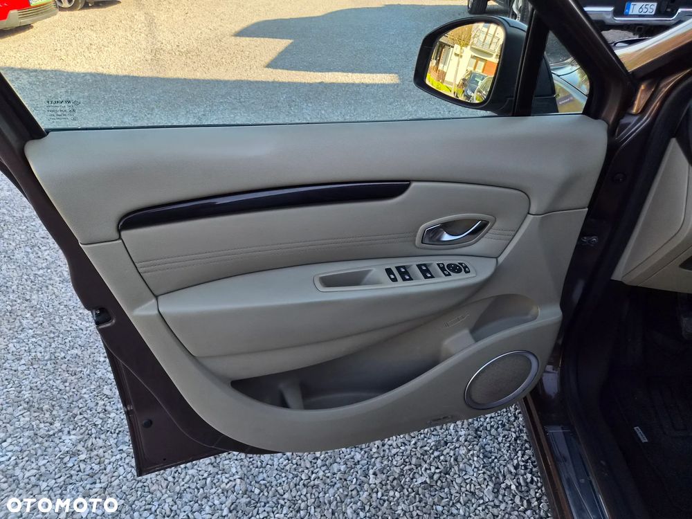 Renault Grand Scenic - 15