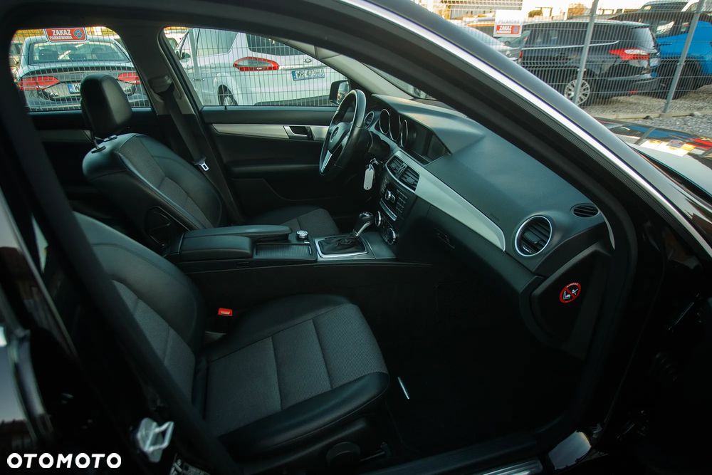 Mercedes-Benz Klasa C 200 (BlueEFFICIENCY) 7G-TRONIC Avantgarde - 25