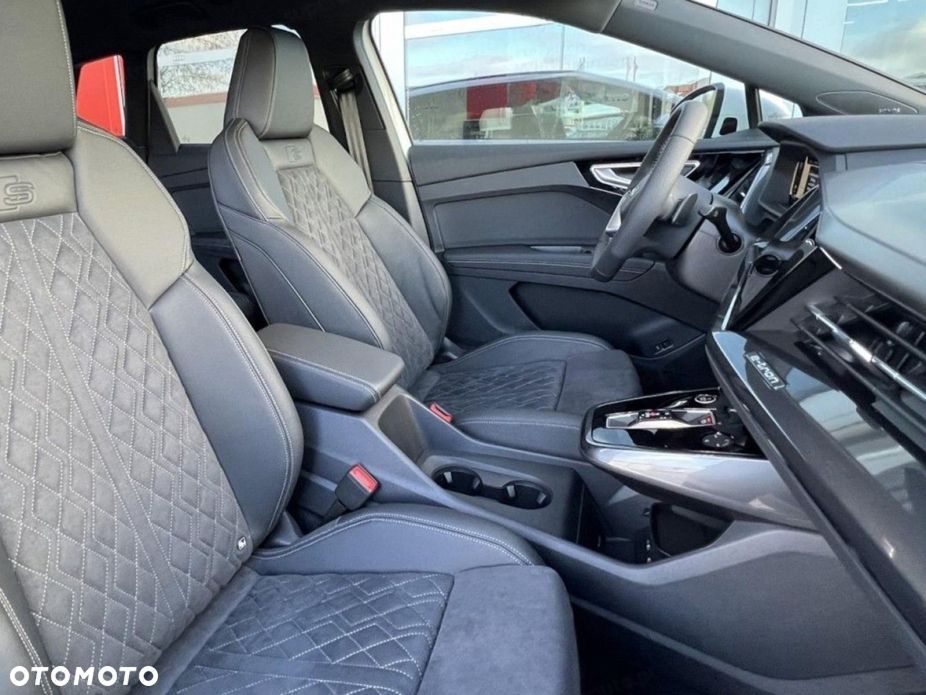 Audi Q4 e-tron - 4