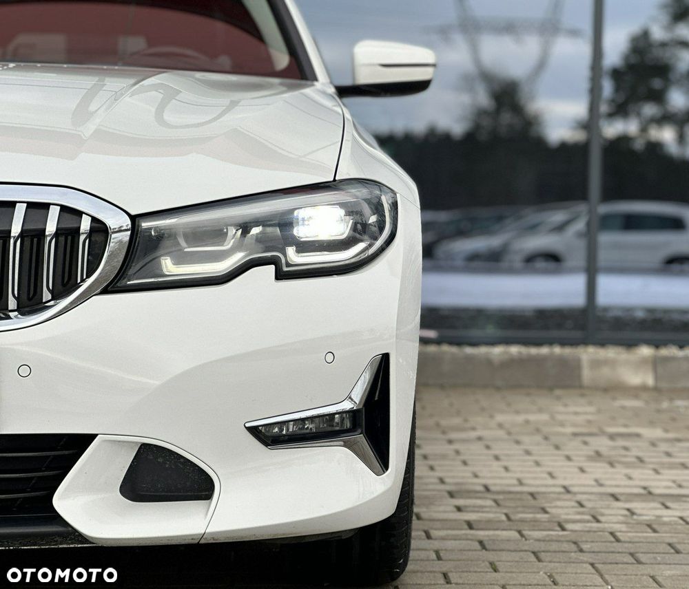 BMW Seria 3 320d Luxury Line - 6