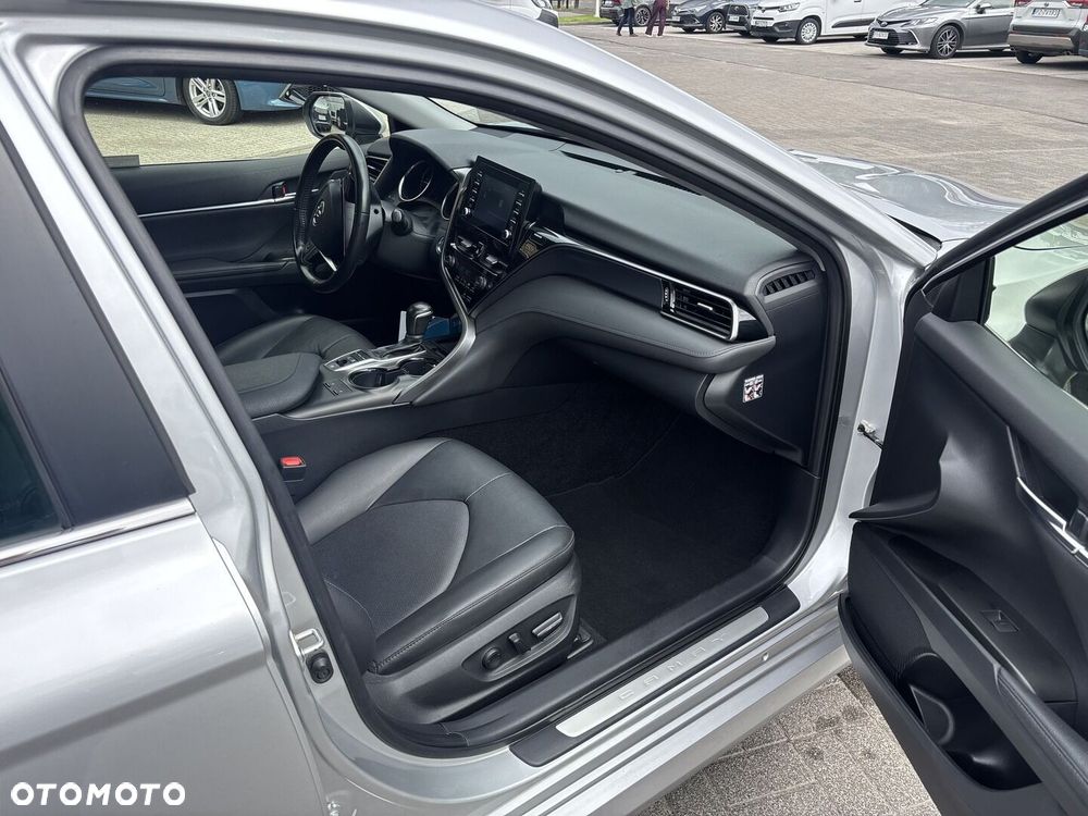 Toyota Camry 2.5 Hybrid Comfort CVT - 12