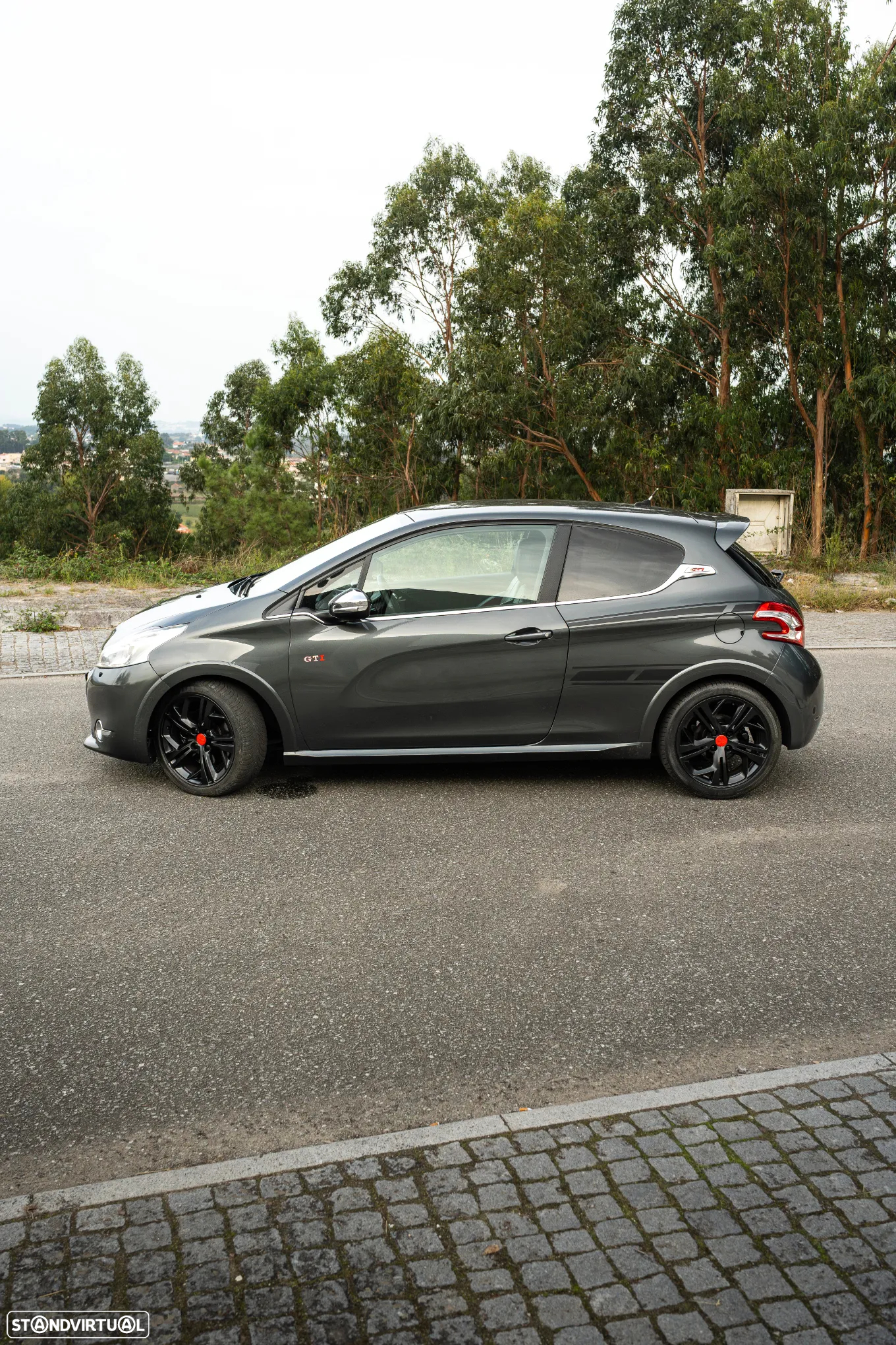Peugeot 208 1.6 e-THP GTi - 8