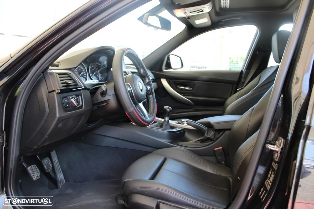 BMW 318 d Pack M - 17