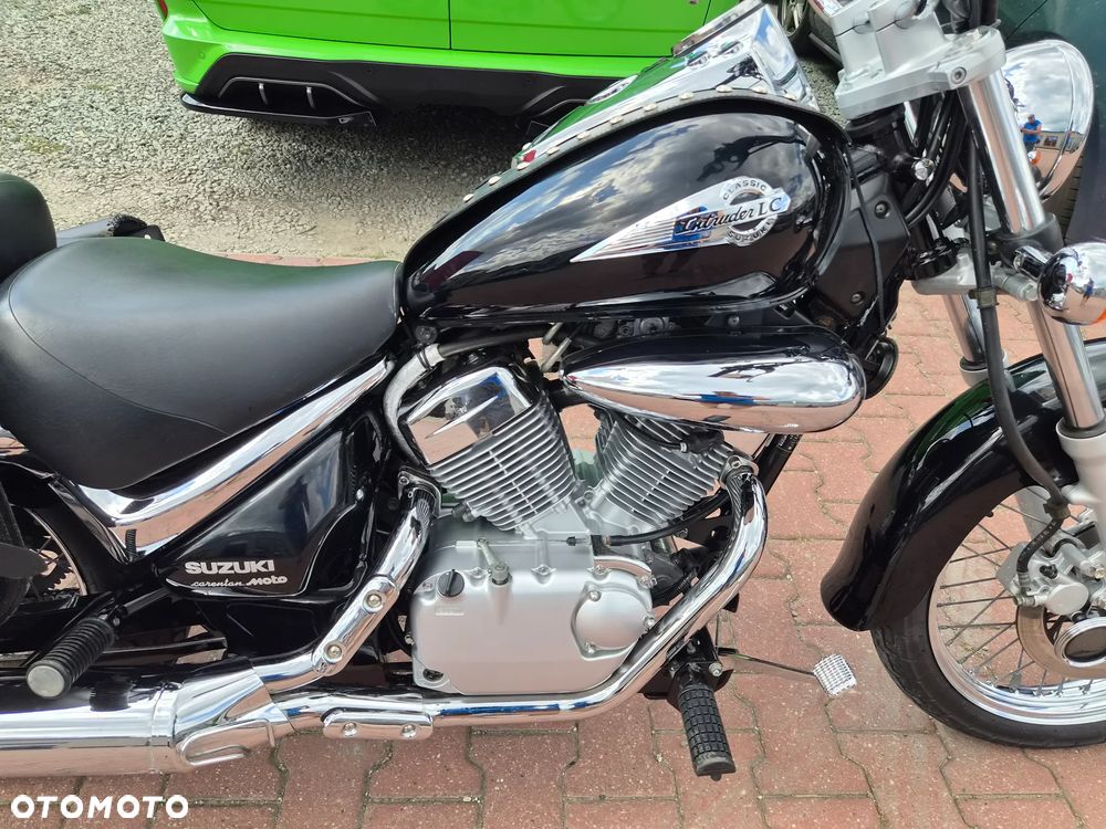 Suzuki Intruder - 12