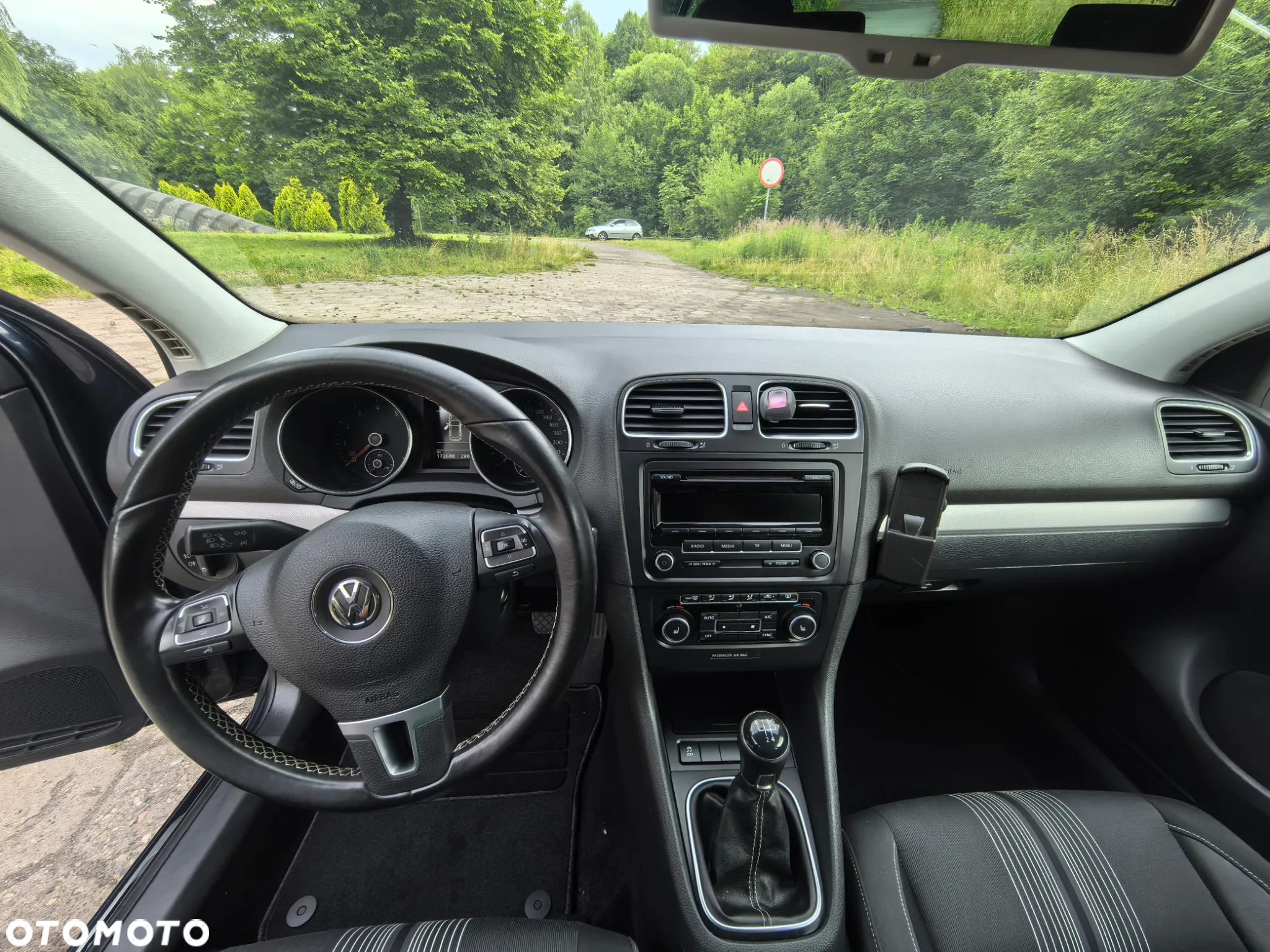 Volkswagen Golf - 34