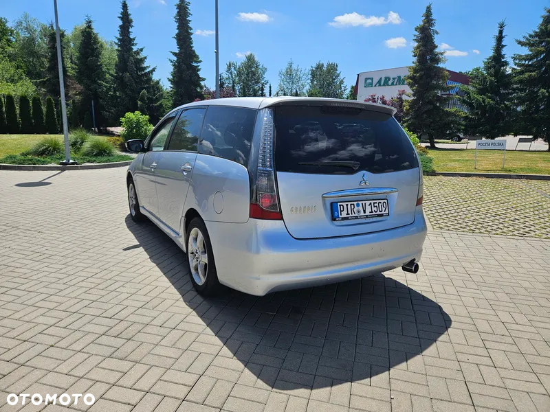 Mitsubishi Grandis - 17