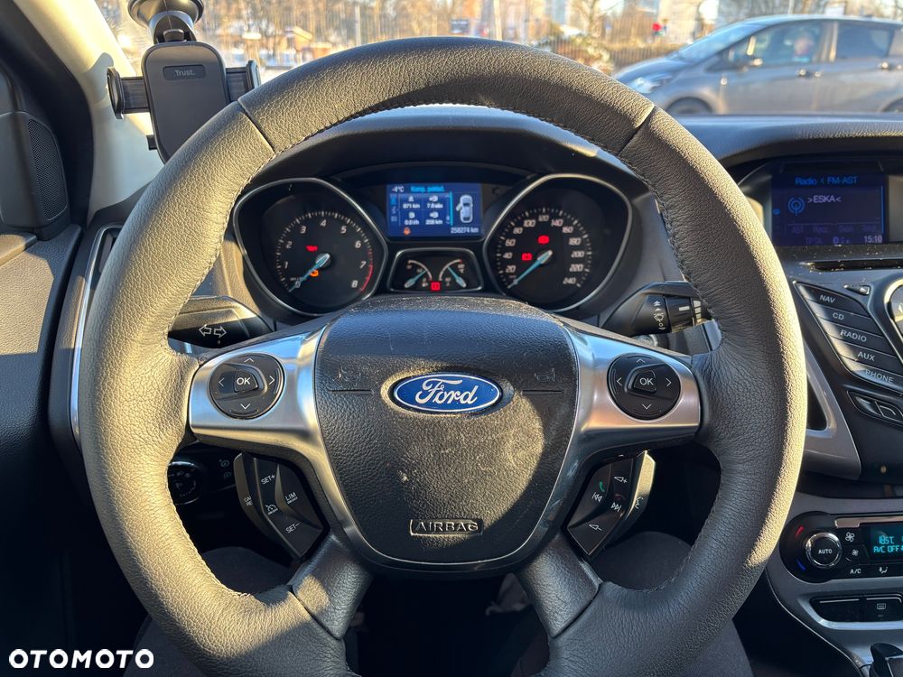 Ford Focus 1.6 EcoBoost Titanium - 19