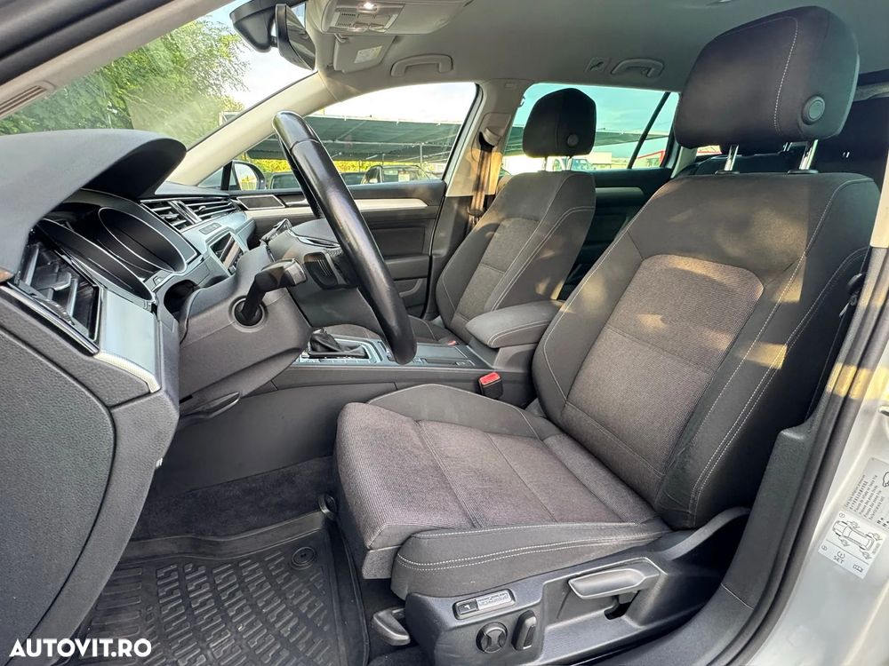 Volkswagen Passat 2.0 TDI SCR 4Motion DSG Comfortline - 28