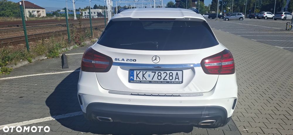 Mercedes-Benz GLA 200 7G-DCT AMG Line - 14