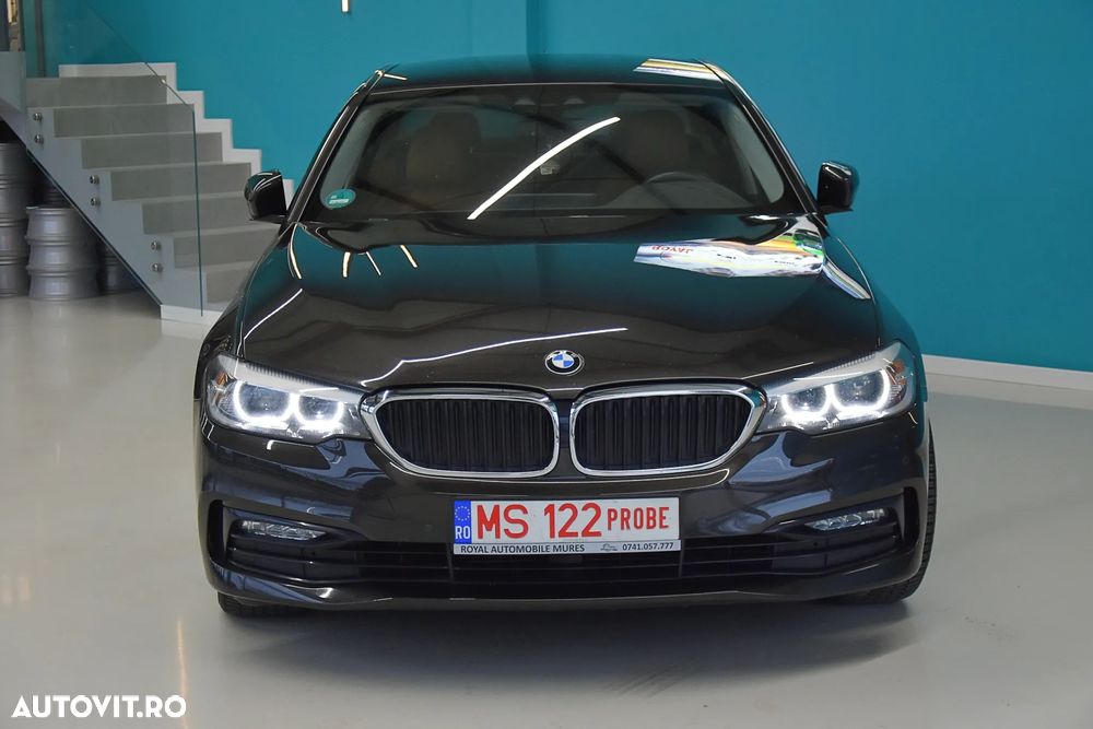 BMW Seria 5 520d Aut. Luxury Line - 11