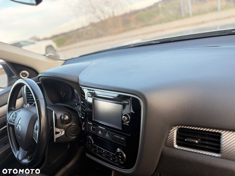 Mitsubishi Outlander 2.2 DID Intense + 4WD - 10