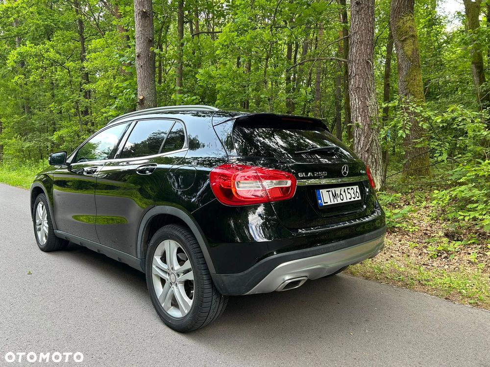 Mercedes-Benz GLA 250 4-Matic - 7