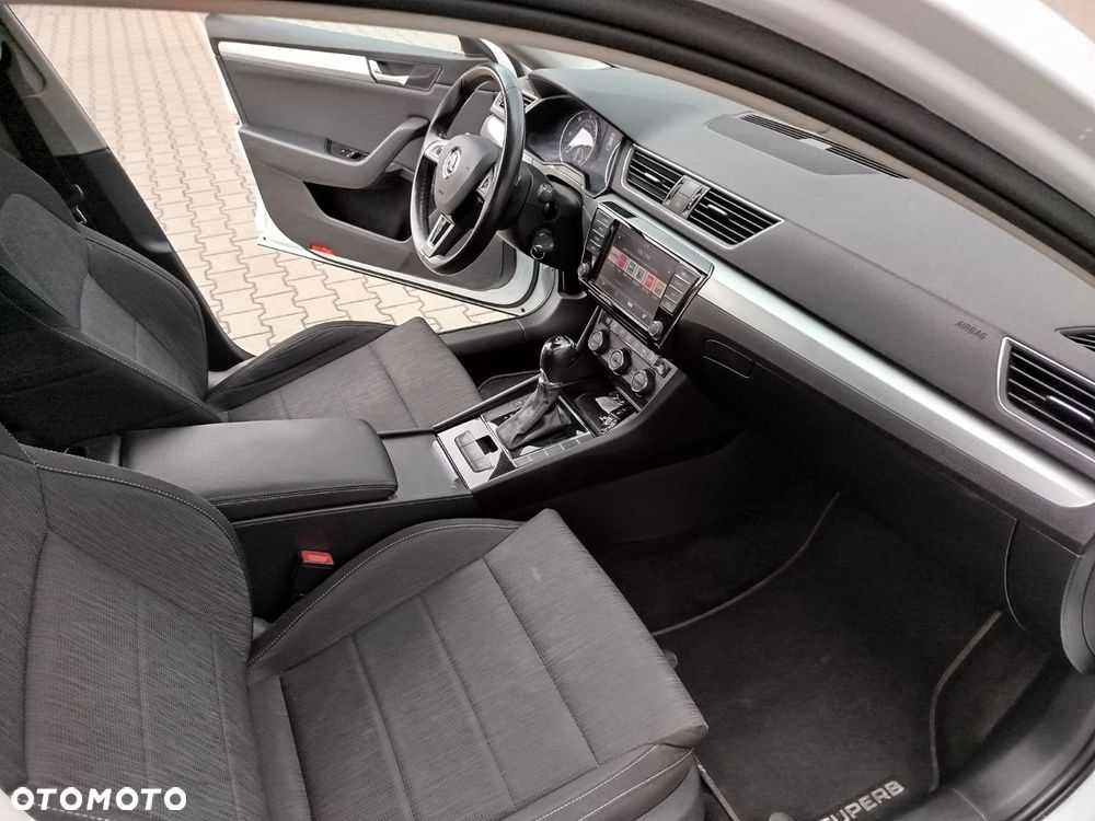 Skoda Superb 2.0 TDI DSG Ambition - 13