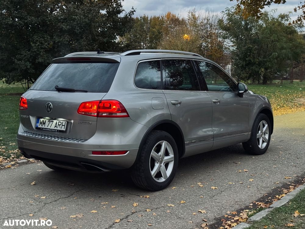 Volkswagen Touareg 3.0 Hybrid 4Motion Automatik - 7