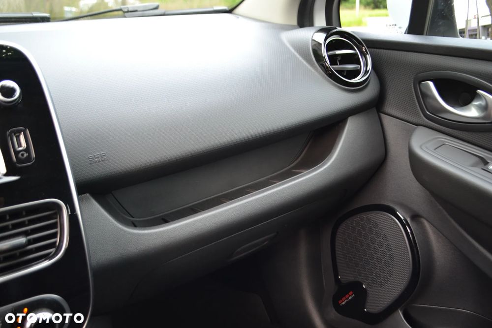 Renault Clio - 32