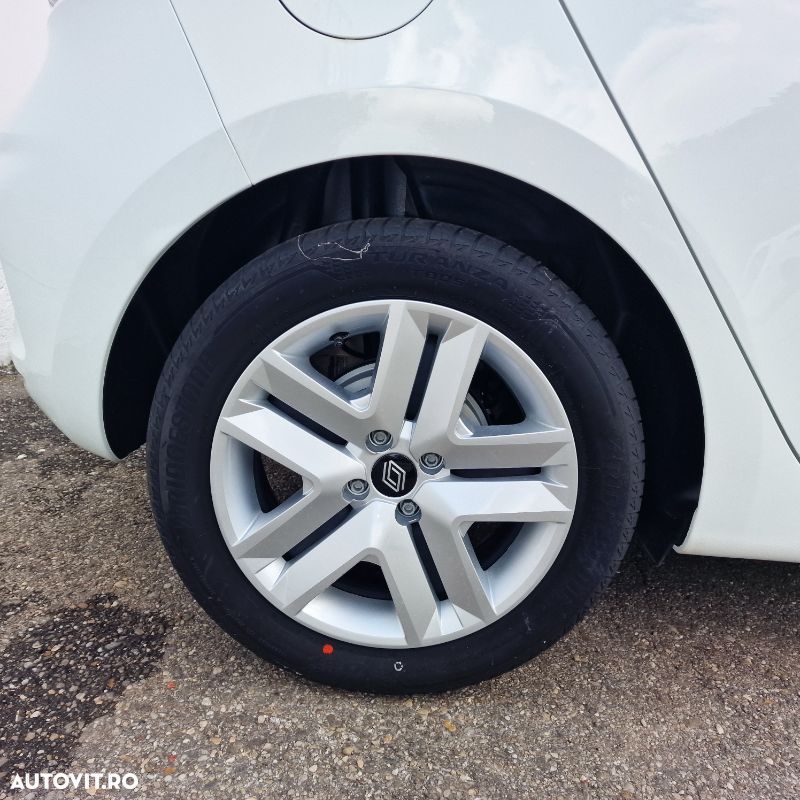 Renault Clio - 8