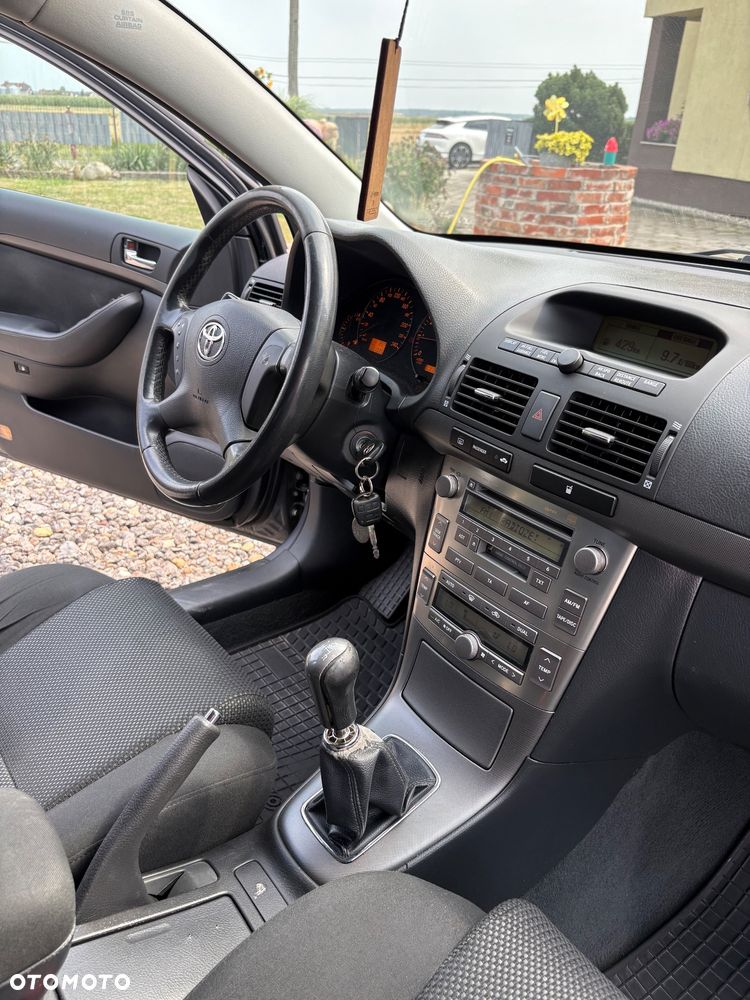 Toyota Avensis 2.0 VVT-i Executive - 15
