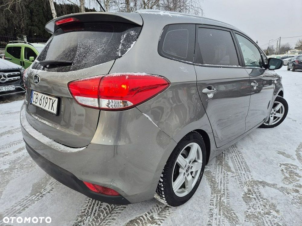 Kia Carens - 2