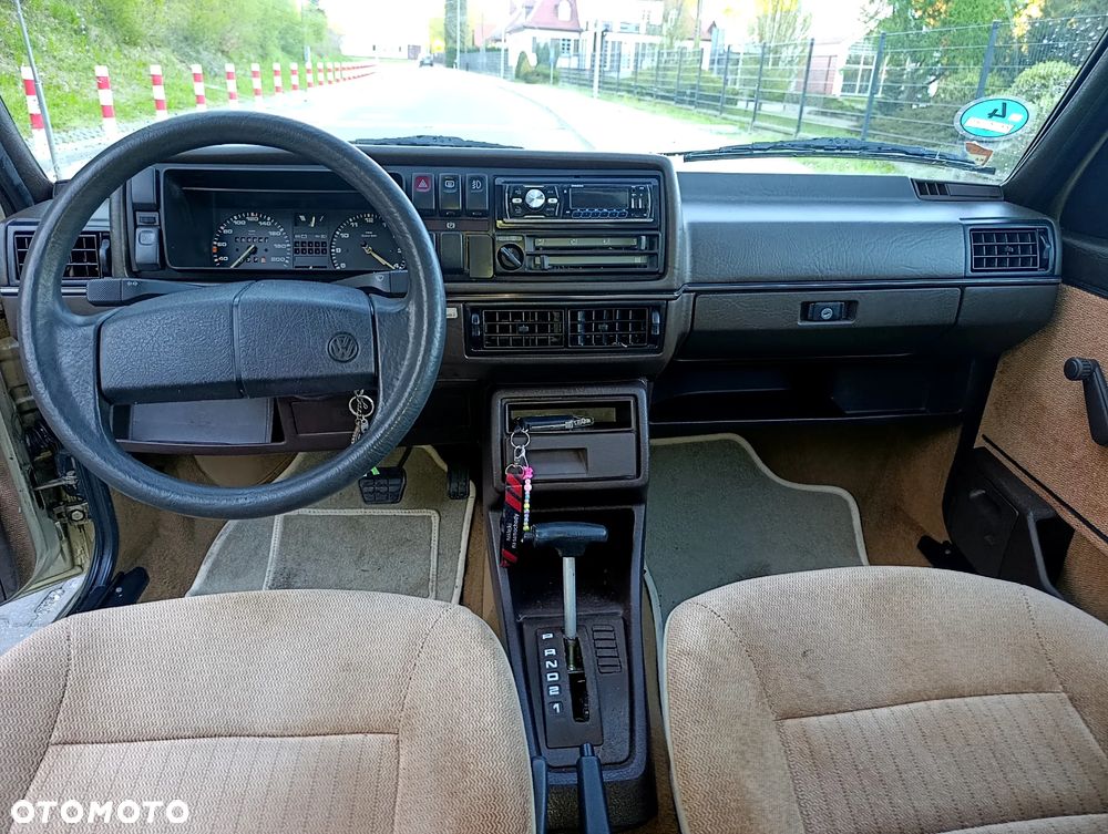 Volkswagen Golf - 9