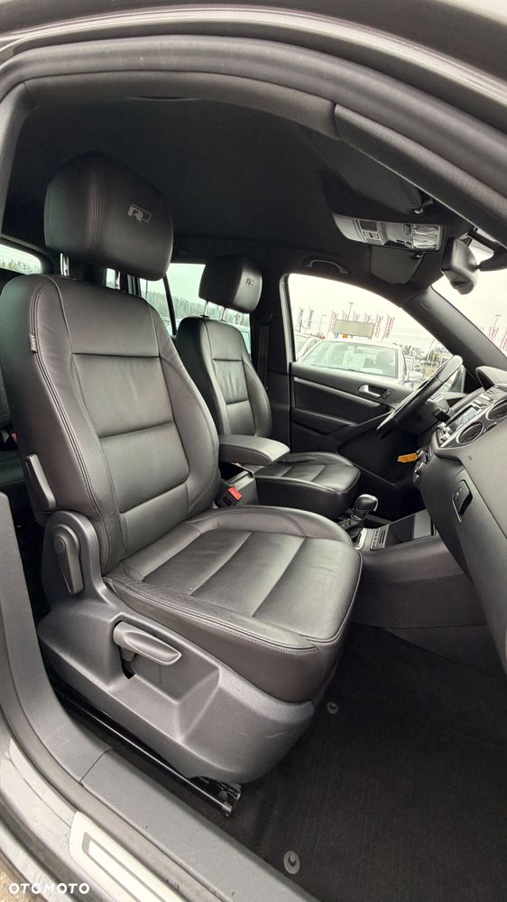 Volkswagen Tiguan 2.0 TDI 4Mot Perfectline R-Style DSG - 12