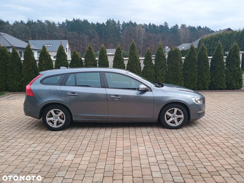 Volvo V60 D2 Geartronic Momentum - 2