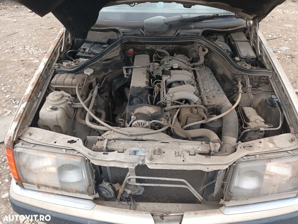Dezmembrari  Mercedes-Benz W124  1993  > 1995 E 300 D (124.131) Motor - 2