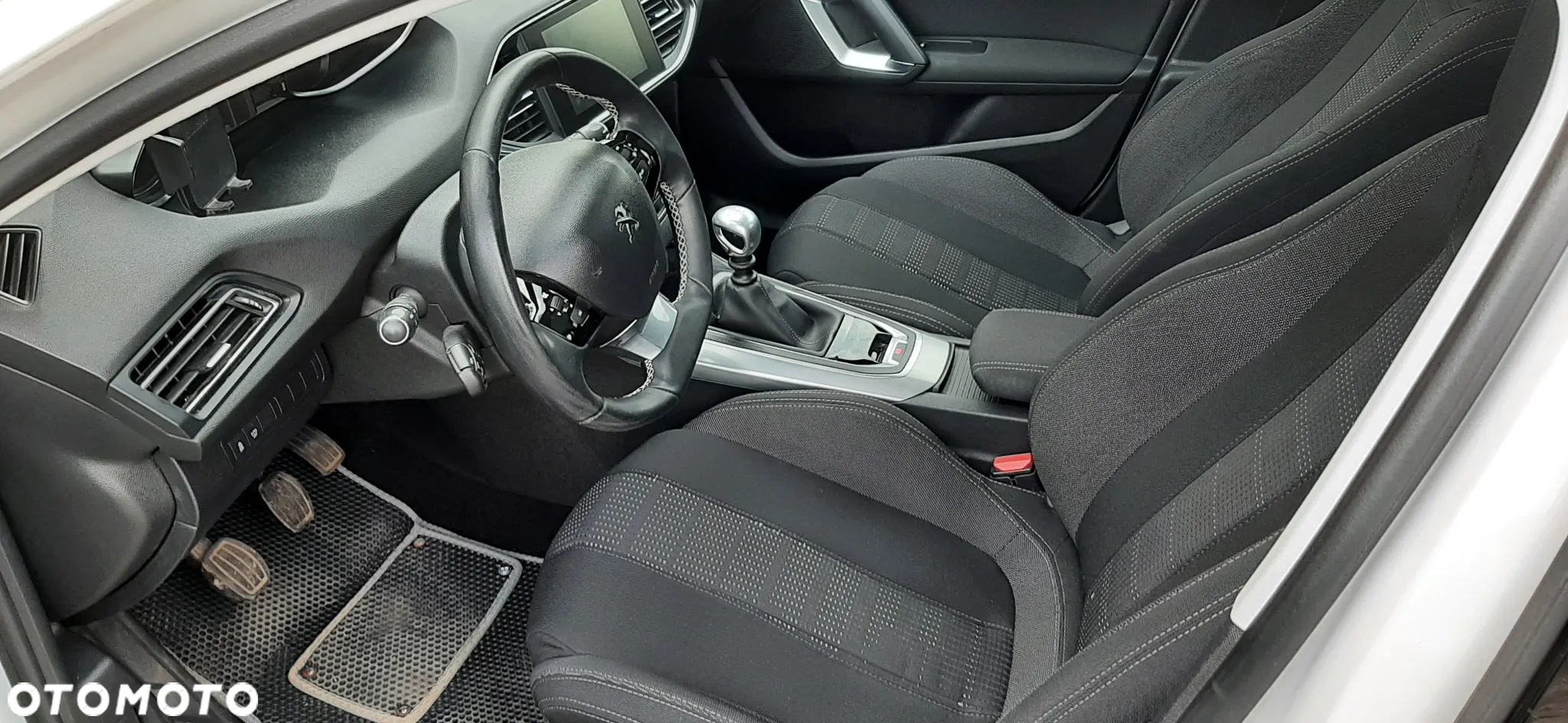 Peugeot 308 2.0 BlueHDi Allure S&S - 18