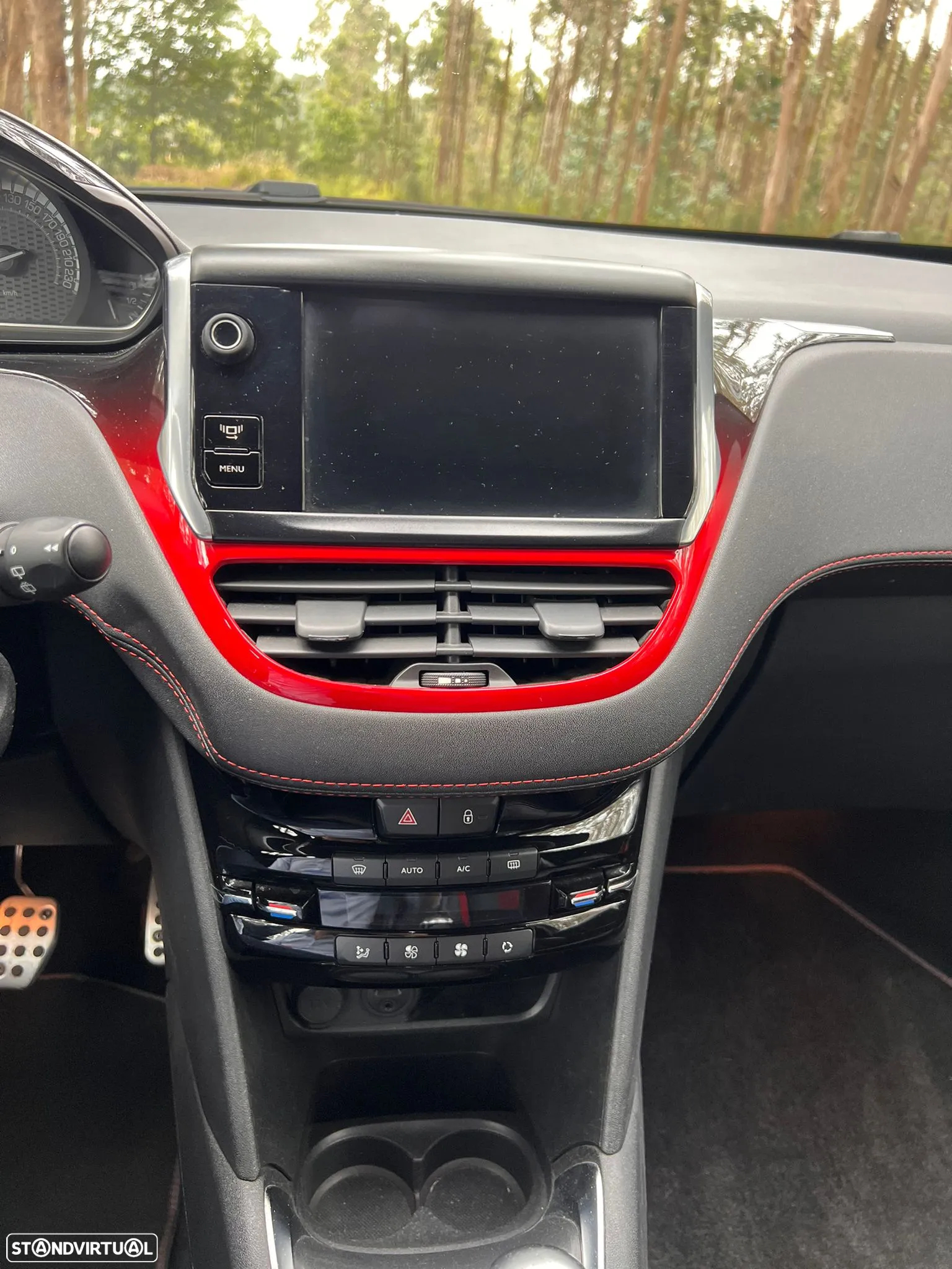 Peugeot 208 1.6 THP GTi - 10