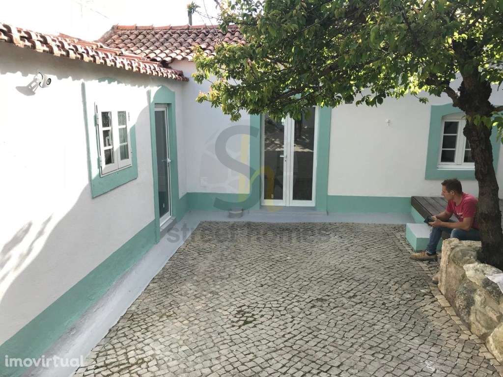 Moradia V2 com quintal disponível a partir de Julho - Grande imagem: 3/34