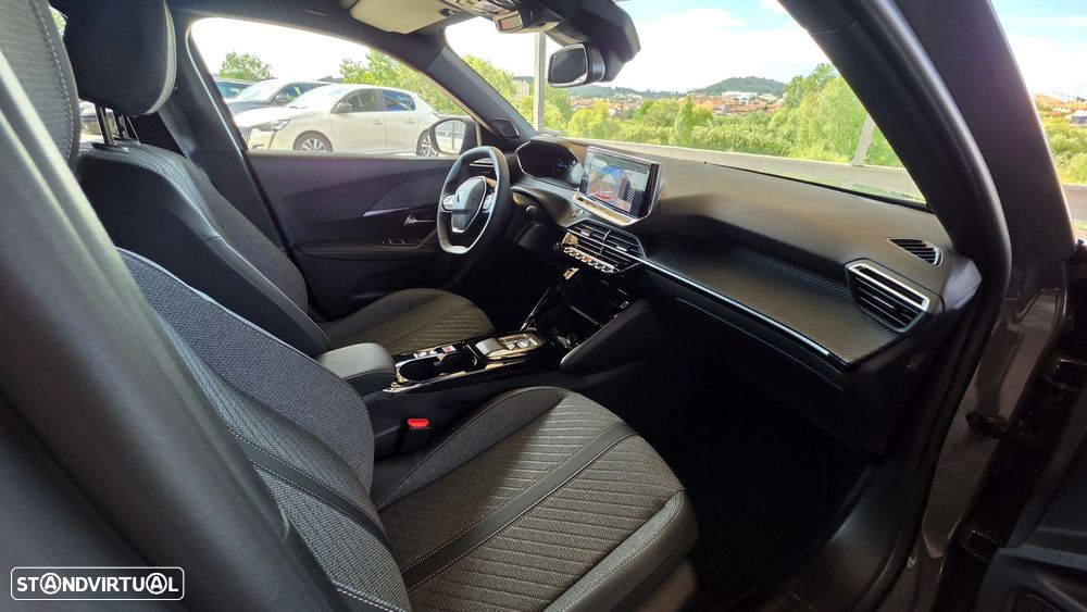 Peugeot e-2008 54 kWh Allure - 10