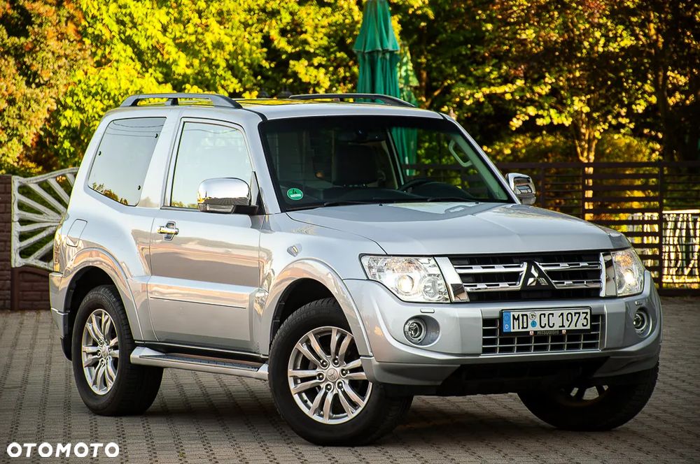 Mitsubishi Pajero 3.2 DI-D Automatik Limited Edition - 32