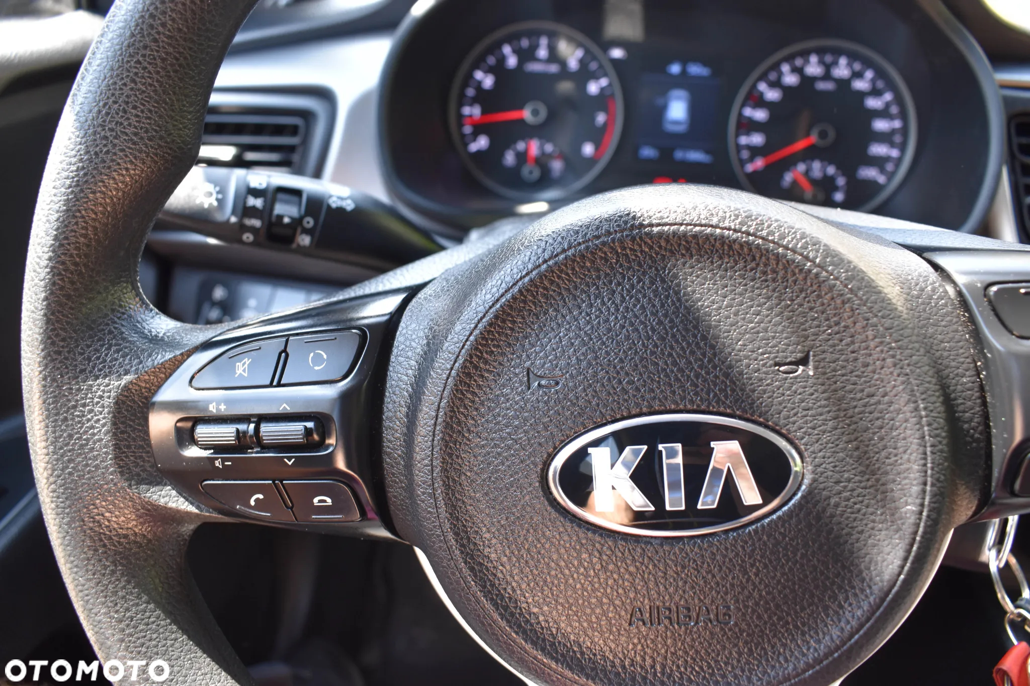 Kia Rio 1.2 L - 25