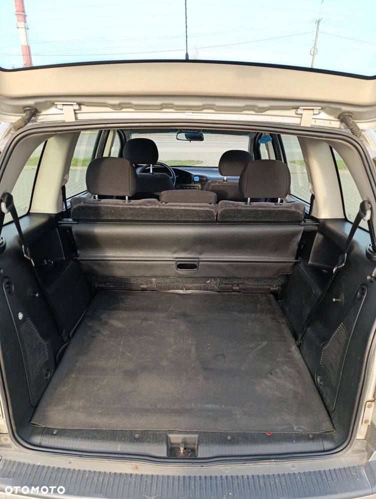 Opel Zafira 2.0 DTI - 21