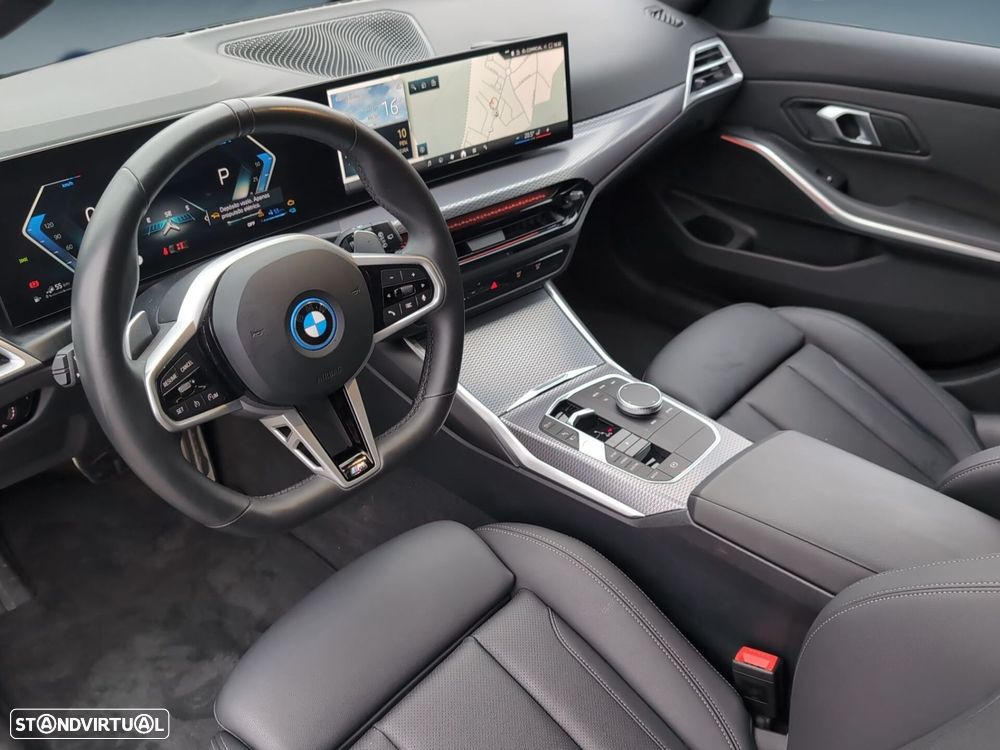 BMW 330 e Pack Desportivo M Auto - 13
