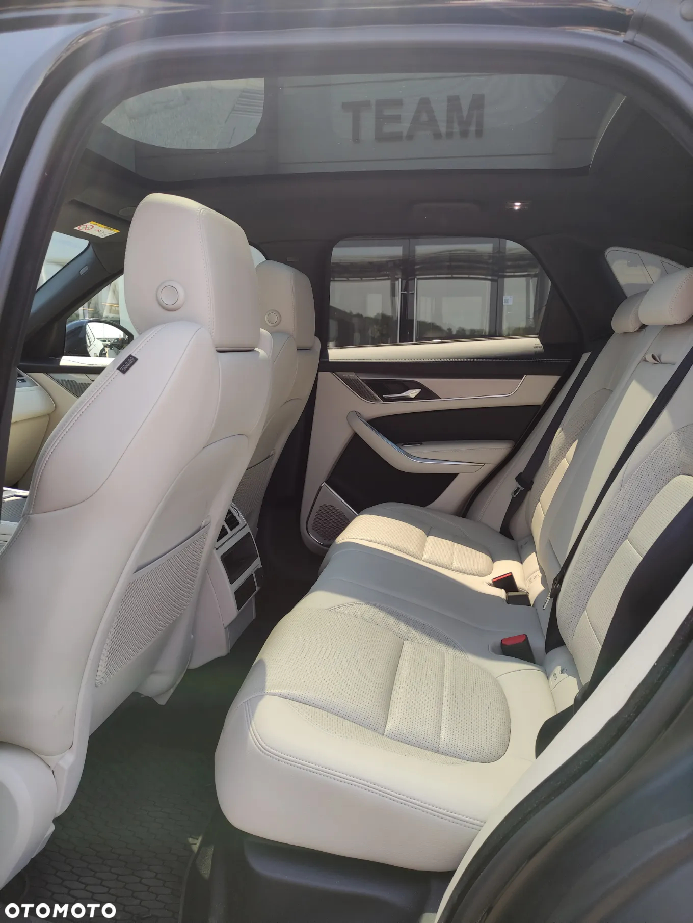 Jaguar F-Pace - 17
