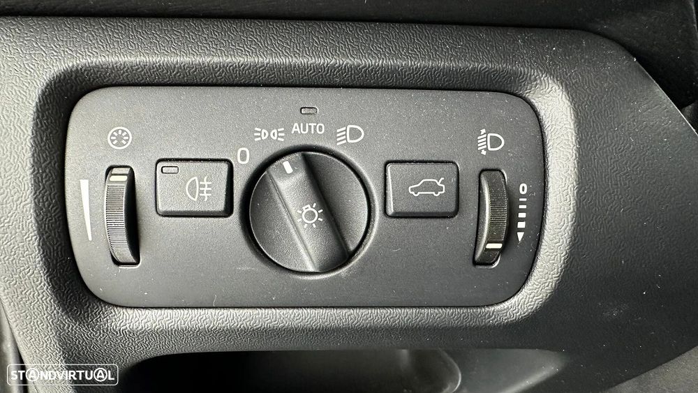 Volvo V40 1.6 D2 Eco Momentum - 31