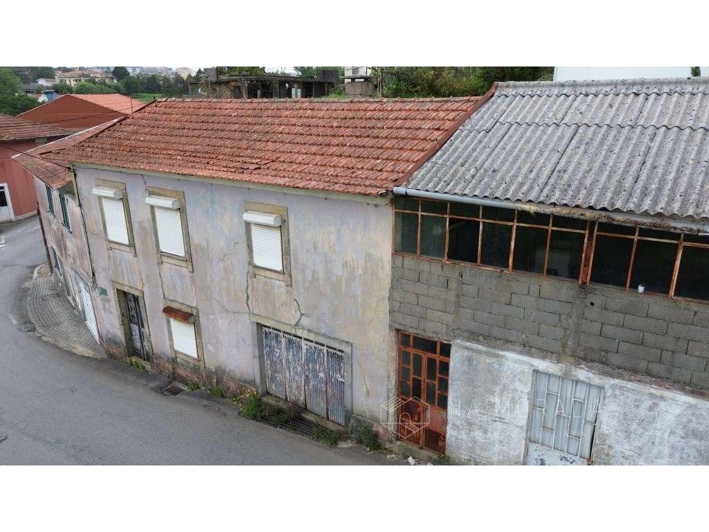 Moradia para restauro em Santa Maria da Feira - Grande imagem: 2/12