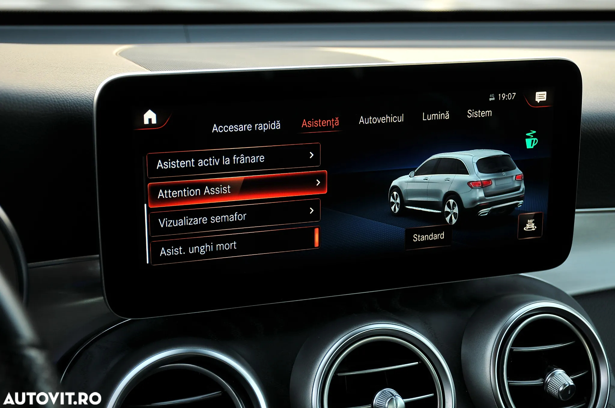 Mercedes-Benz GLC 300 d 4Matic 9G-TRONIC AMG Line Plus - 22