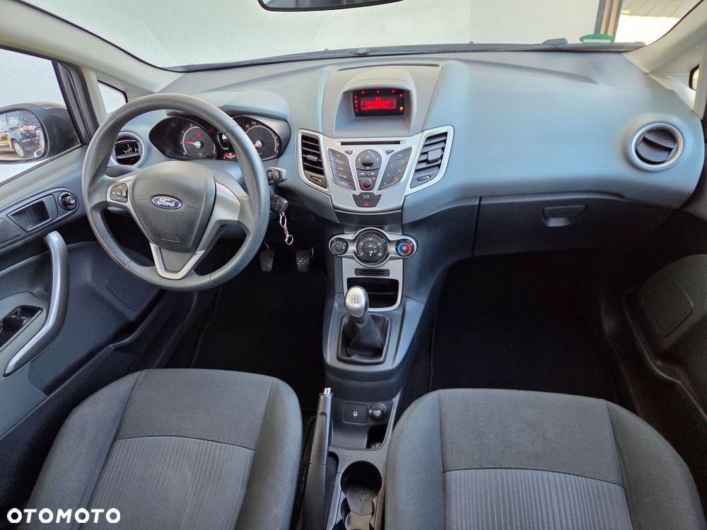Ford Fiesta - 9