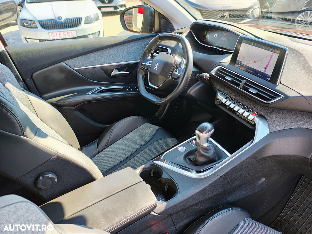 Peugeot 3008 PureTech 130 Stop & Start GPF Allure - 19