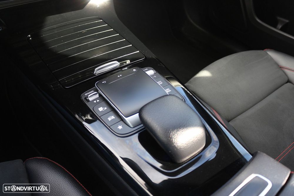 Mercedes-Benz A 250 e AMG Line - 35