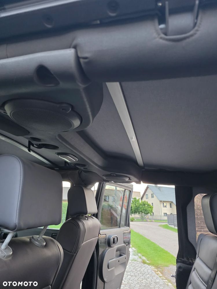 Jeep Wrangler Unlimited 3.8 Sahara - 15