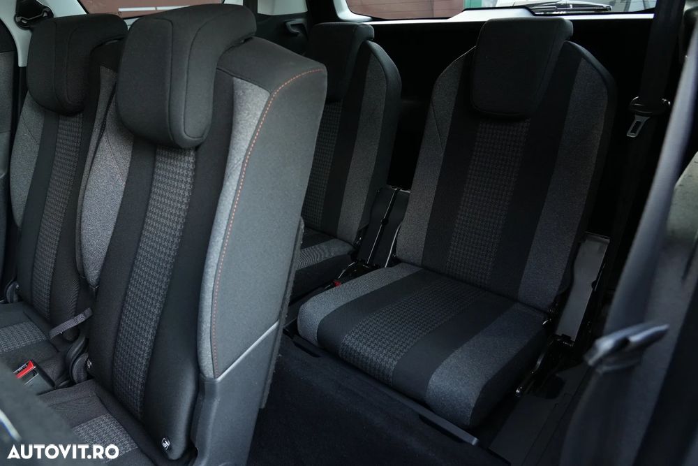 Peugeot 5008 - 8