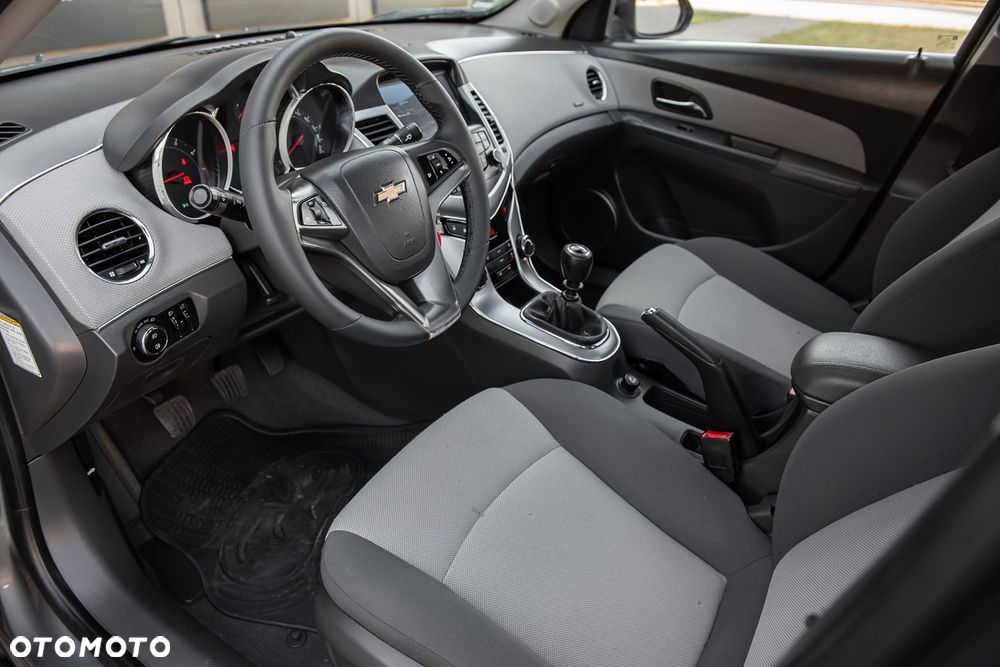 Chevrolet Cruze 1.8 LT - 15