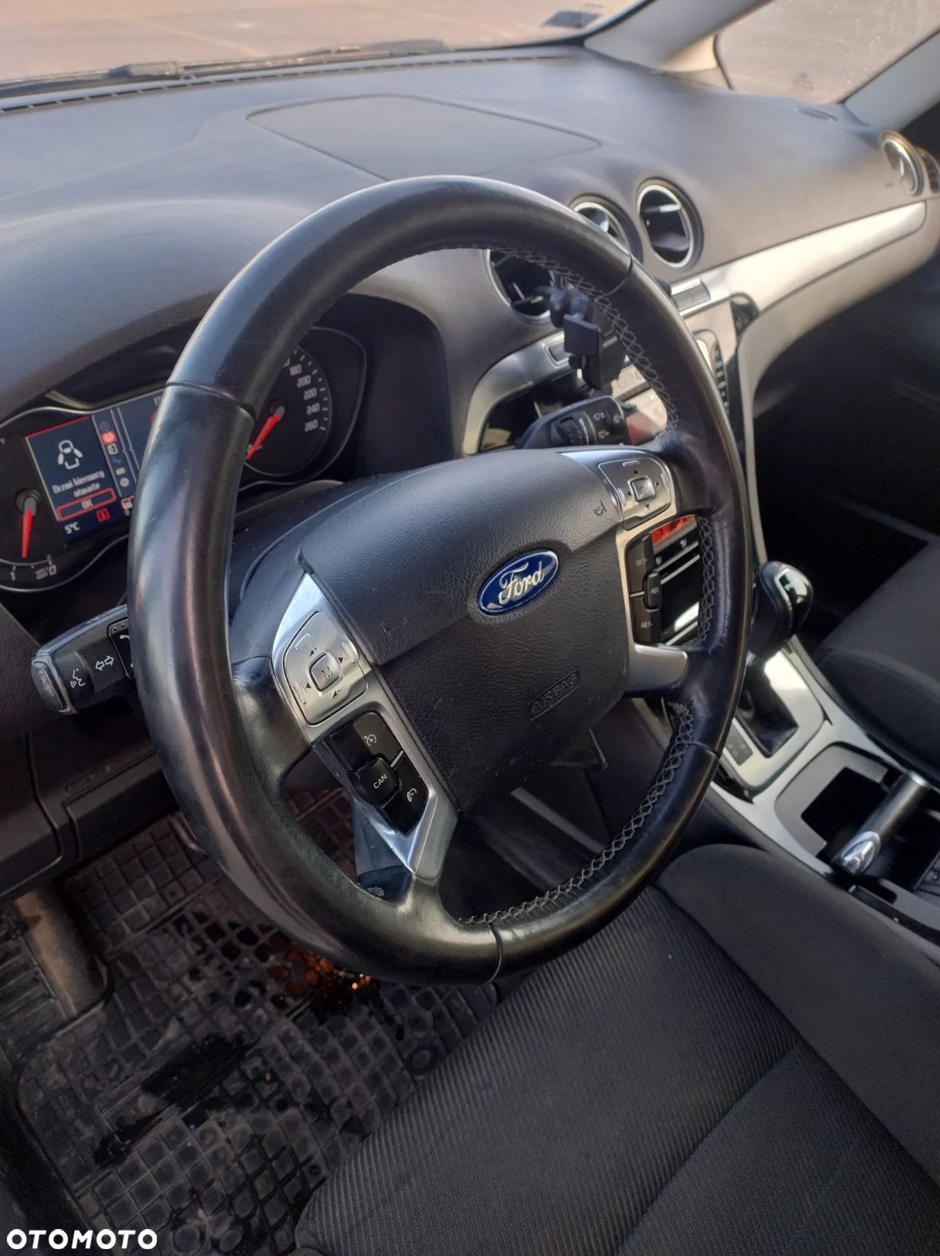 Ford Galaxy - 8